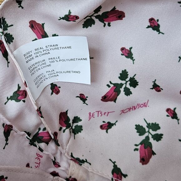 Betsey Johnson Straw Wicker Shell Purse Handbag With Hanging Charms - Picture 10 of 12